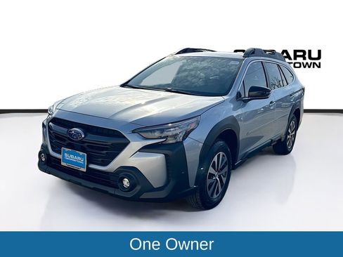 Certified 2025 Subaru Outback Premium image 3