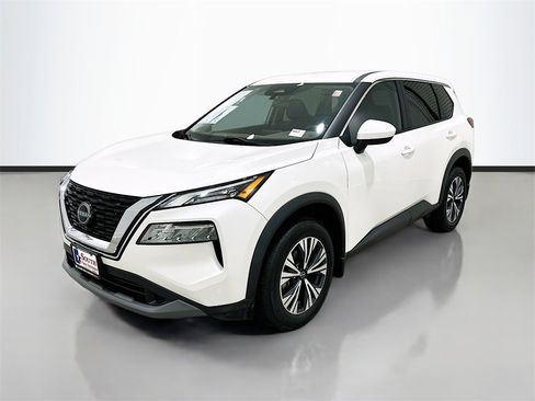 Used 2023 Nissan Rogue SV image 3
