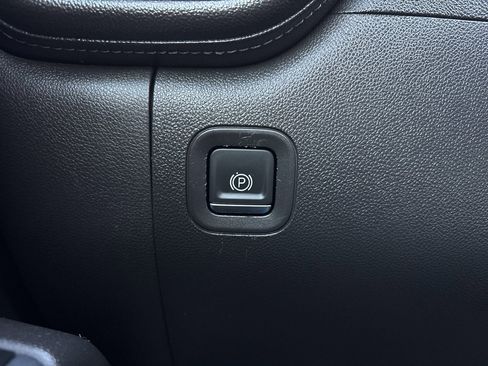 Used 2020 Chevrolet Silverado 1500 RST w/ Texas Edition image 23