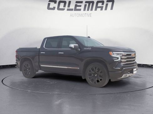 Used 2022 Chevrolet Silverado 1500 High Country w/ High Country Premium Package image 3