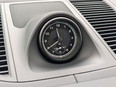 Certified 2025 Porsche Macan image 21