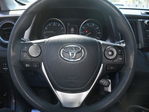Used 2017 Toyota RAV4 LE image 12