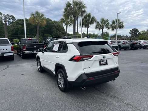 Used 2024 Toyota RAV4 XLE AWD/4WD image 8