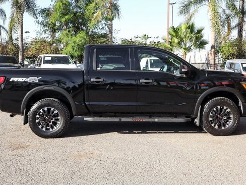 Used 2021 Nissan Titan PRO-4X w/ Pro-4x Convenience Package image 11