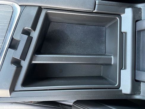 Used 2022 Buick Enclave Avenir w/ Avenir Technology Package image 21