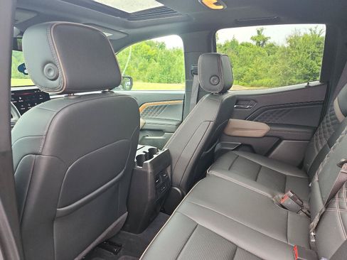 Certified 2025 GMC Canyon Denali AWD/4WD image 12