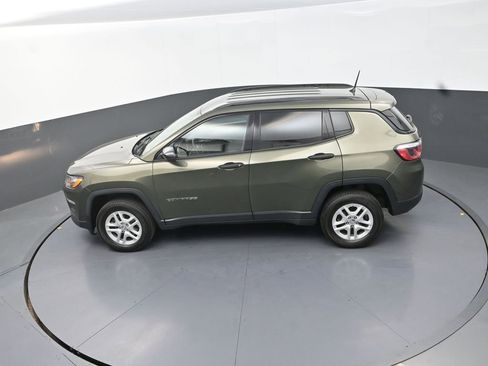 Used 2018 Jeep Compass Sport AWD/4WD image 16