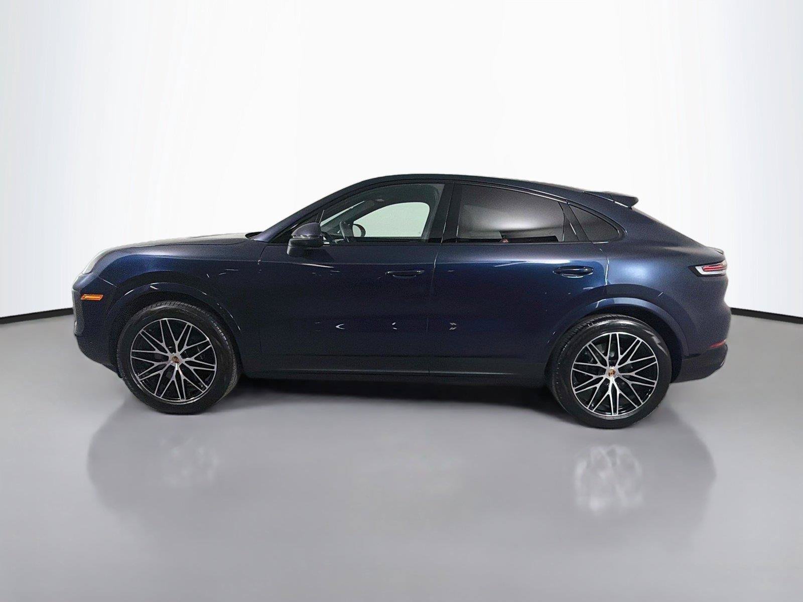 Certified 2025 Porsche Cayenne Coupe AWD/4WD image 2