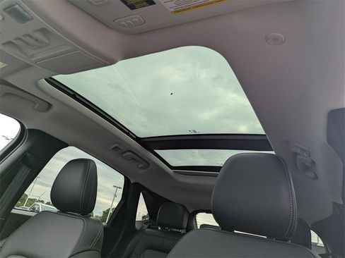 New 2025 Ford Escape Platinum w/ Premium Technology Package image 17