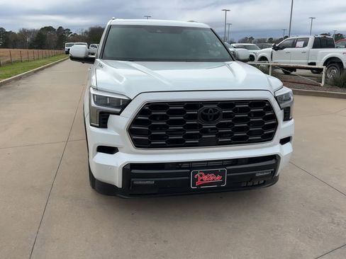 Used 2024 Toyota Sequoia Platinum image 4