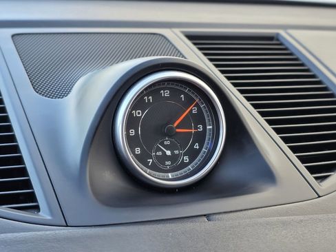 Used 2018 Porsche Macan image 16