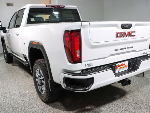 Used 2023 GMC Sierra 2500 AT4 w/ Gooseneck/5TH Wheel Package AWD/4WD image 9
