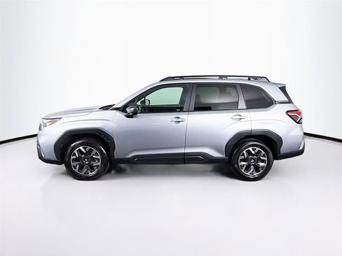 Used 2026 Subaru Forester Premium AWD/4WD image 4