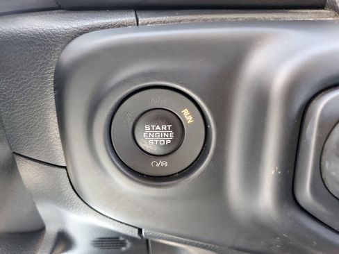 Used 2020 Jeep Gladiator Sport image 22