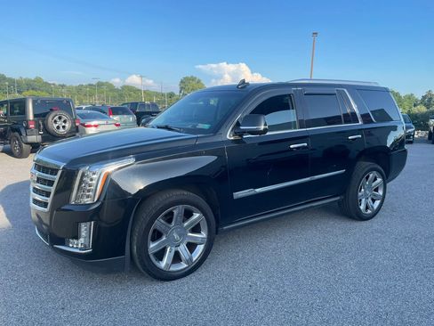 Used 2016 Cadillac Escalade Premium AWD/4WD image 36