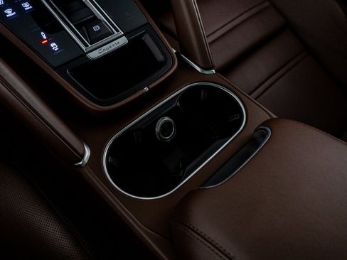 Used 2023 Porsche Cayenne Turbo image 36