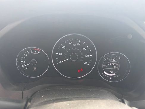 Used 2018 Honda HR-V LX image 12