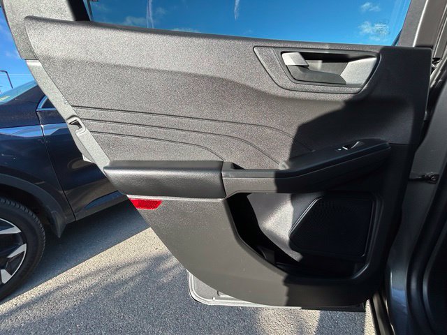 Used 2025 Ford Escape Active AWD/4WD image 36