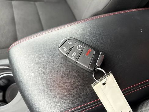Used 2025 Dodge Durango GT AWD/4WD image 13