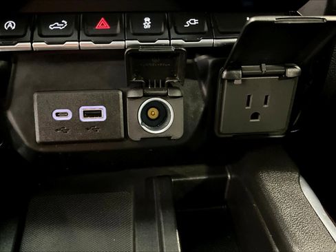 Used 2020 Chevrolet Silverado 1500 High Country w/ Technology Package image 26