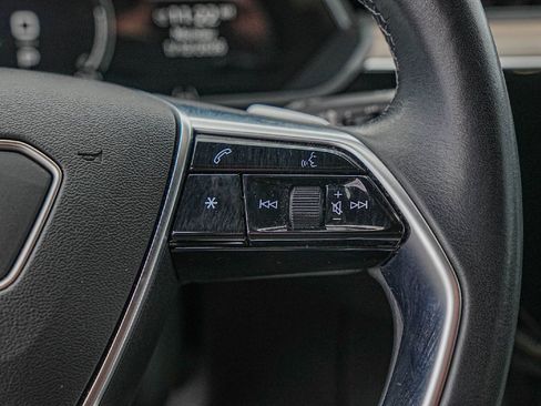 Used 2024 Audi Q8 e-tron Premium Plus image 12