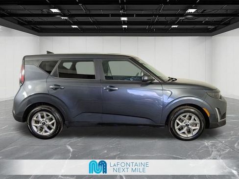 Used 2023 Kia Soul LX w/ Option Group 015 FWD image 6