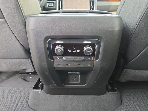 Used 2025 GMC Yukon XL Denali w/ Denali Reserve Package image 35