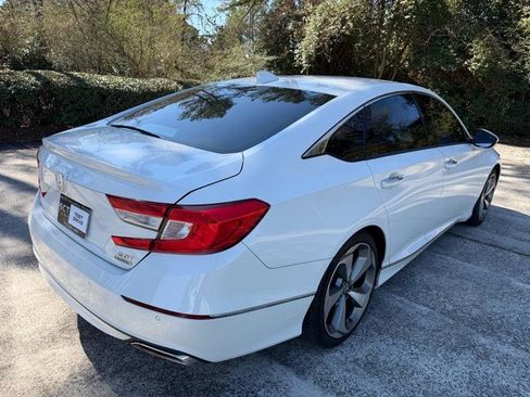 Used 2019 Honda Accord Touring image 10