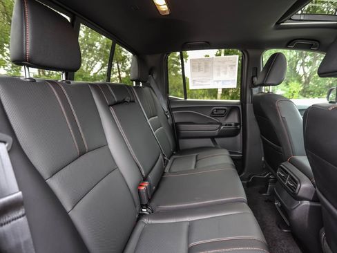 Used 2025 Honda Ridgeline TrailSport image 25