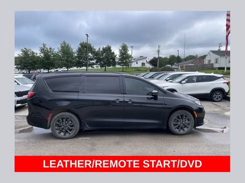 Used 2021 Chrysler Pacifica Touring-L w/ S Appearance Package AWD/4WD image 1