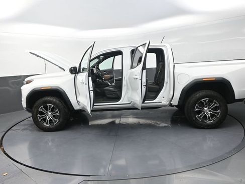 Used 2024 GMC Canyon AT4 w/ AT4 Premium Package image 19