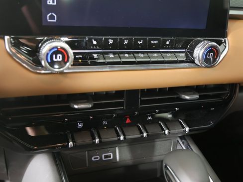 New 2025 GMC Canyon AT4 w/ Nightfall Edition image 15