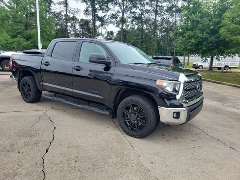 Used 2020 Toyota Tundra SR5 w/ SR5 Leather Package RWD image 9