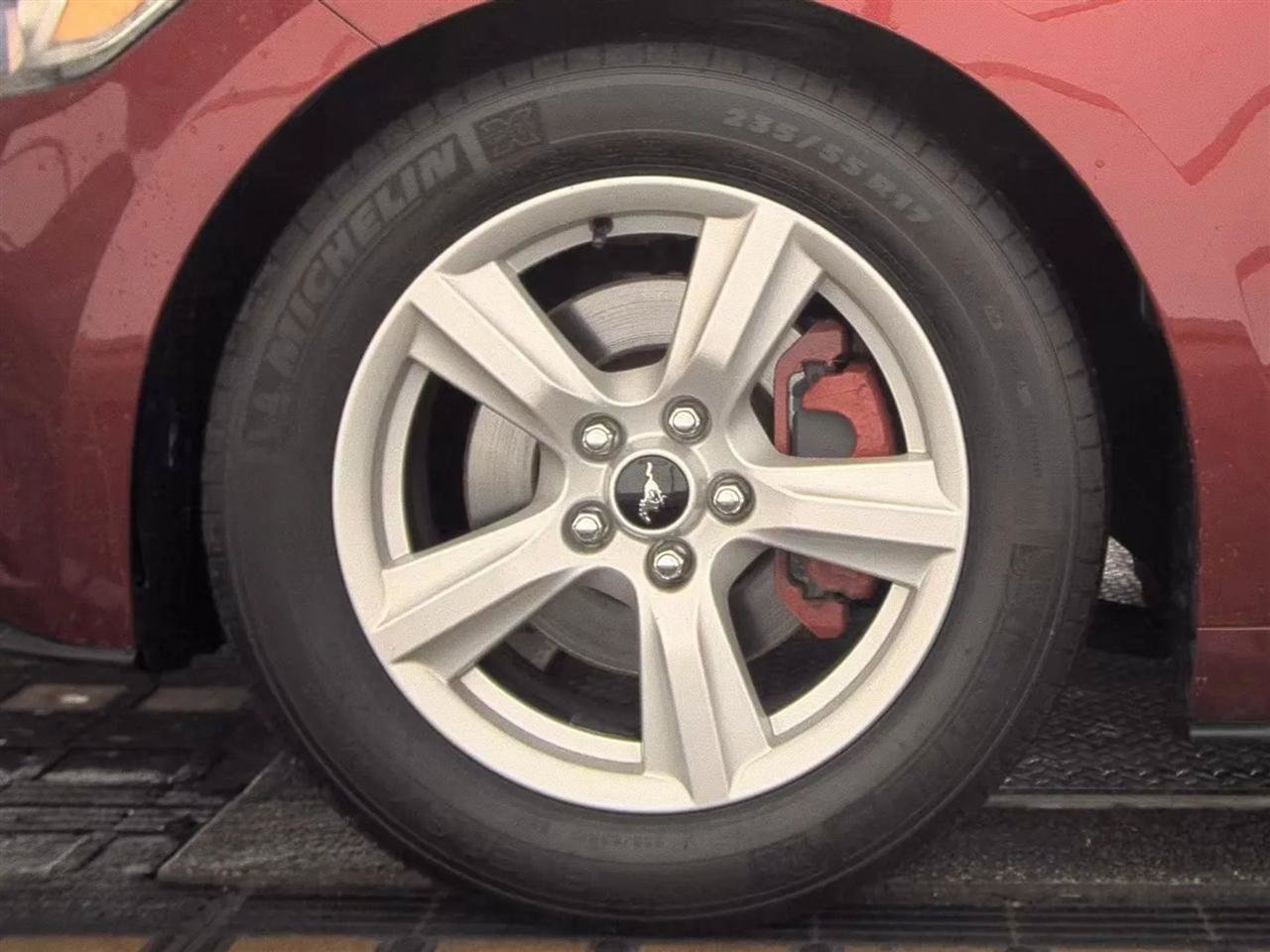 Used 2016 Ford Mustang Coupe RWD image 9