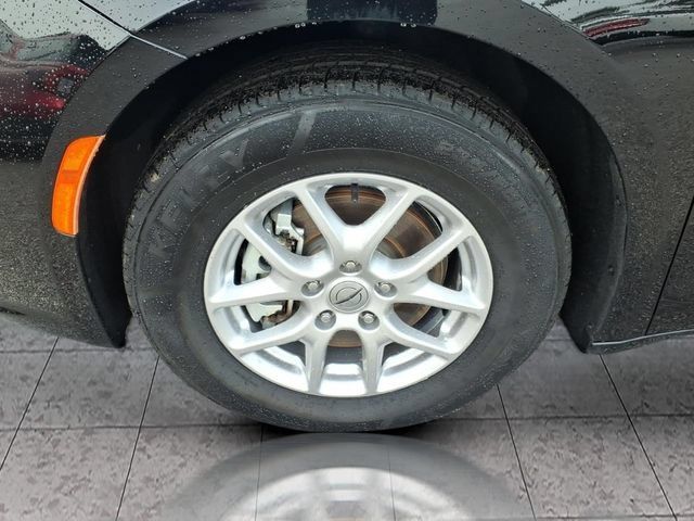 Used 2024 Chrysler Pacifica Touring-L FWD image 6