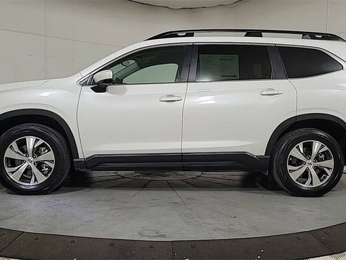 Used 2024 Subaru Ascent Premium w/ Convenience Package image 5