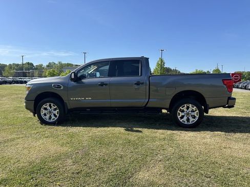 Certified 2024 Nissan Titan SV w/ SV Convenience Package image 5