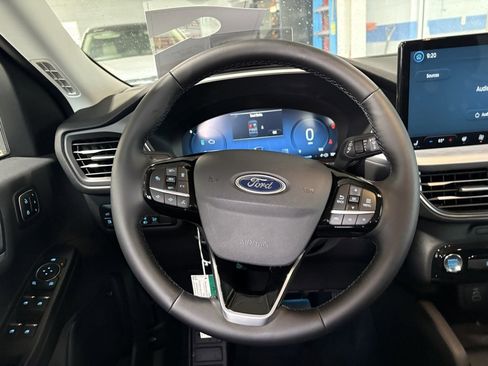 Used 2024 Ford Escape Base w/ PHEV Premium Package image 12