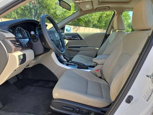 Used 2016 Honda Accord EX image 9