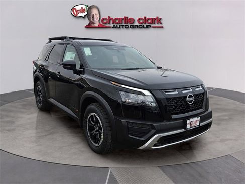 New 2025 Nissan Pathfinder Rock Creek image 8