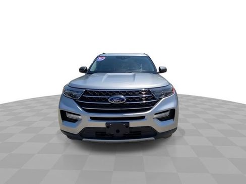 Used 2022 Ford Explorer XLT w/ Equipment Group 202A RWD image 5