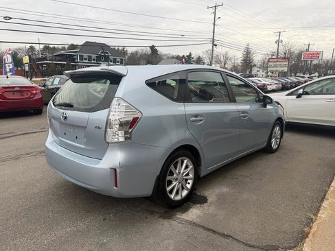 Used 2013 Toyota Prius V Five image 3