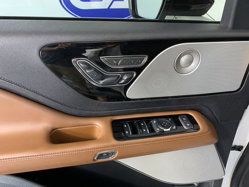 Used 2020 Lincoln Aviator Reserve w/ Equipment Group 201A AWD/4WD image 15