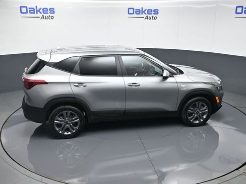 Used 2023 Kia Seltos LX image 51