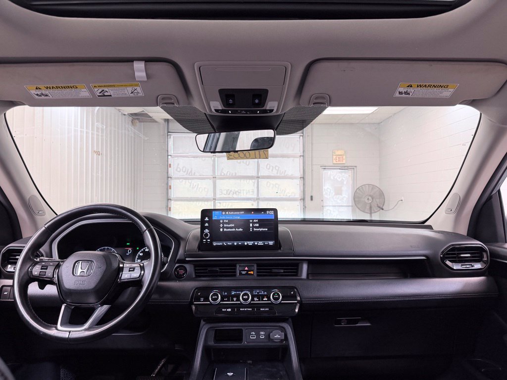 Used 2025 Honda Pilot Touring image 31