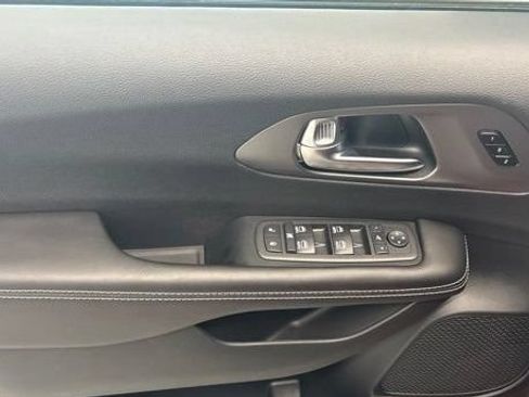 New 2027 Chrysler Pacifica Limited AWD/4WD image 15