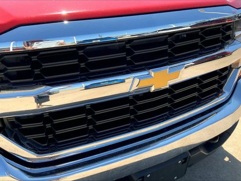 Used 2019 Chevrolet Silverado 1500 LT w/ Texas Edition AWD/4WD image 28