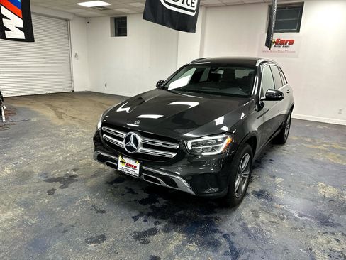 Used 2020 Mercedes-Benz GLC 300 4MATIC image 2