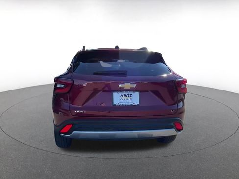 Used 2025 Chevrolet Trax LT image 12