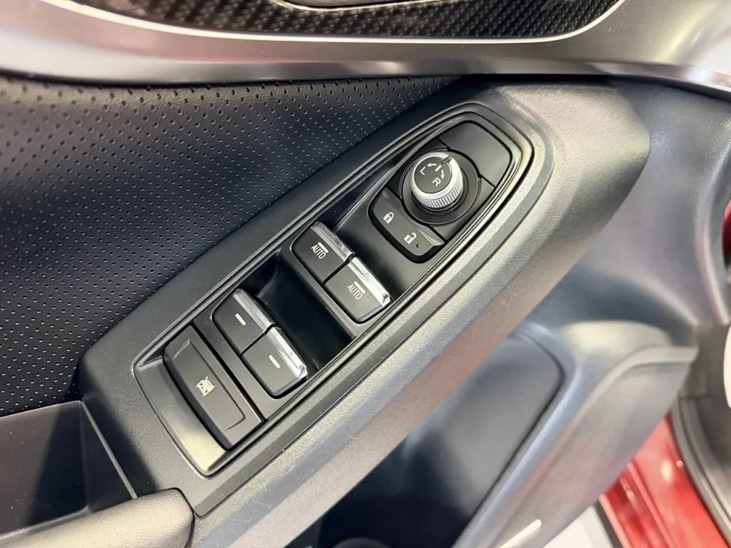 Used 2019 Subaru Crosstrek 2.0i Limited w/ Moonroof Package w/Navigation AWD/4WD image 12